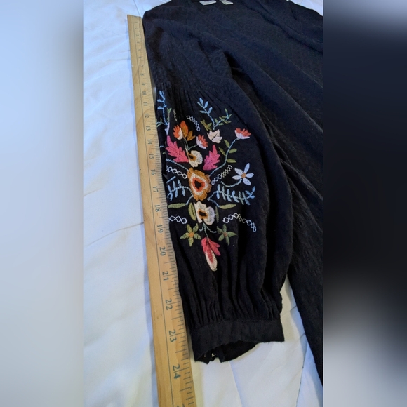 Long Light Cardigan by Daytrip Black Textured. Size M. - Picture 10 of 12